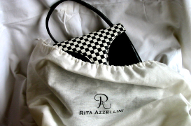 "Rita Azzellini"  la griffe di uno dei top stilisti Italiani di borse in pelle attualmente nel mercato del lusso nel mondo, dall'obbligato passo del tirocinio fino alla stretta collaborazione, a cavallo con il nuovo Secolo, il percorso di Rita si chiude con la definitiva maturazione professionale e, quindi, con la conseguente necessit di personalizzare le proprie idee con una nuova griffe che porta il suo nome