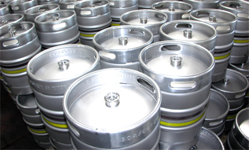 Produzione industriale in serie dei nostri kegs per birra anche personalizzati con vostro marchio e con standard internazionali Contenitori in acciaio inossidabile per birra chiamati kegs, contenitori per olio di oliva, contenitori per vino ed altri alimenti in acciaio inossidabile, produzione industriale dell' acciaio inossidabile contenitori di birra (kegs) serbatoi per alimenti e bevande, contenitori domestici e industriali per vino ed olio prodotti in "acciaio inox". Professionalit e tecnologia il binomio perfetto per ogni contenitore di birra pressurizzato (keg), Contenitori in acciaio inossidabile e prodotti per la grande distruzione nel mondo