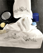 Bolognino Casa produce blanqueria y ropa blanca total para banos de casa con ajuar completo para la comodidad y elegancia de la casa como en italia, toallas grandes para bao, toallas medianas para el bao, toallas pequeas para visitas, toallas medianas en lino, toallas pequeas para el bidet, toallas pequeas de lino, tapetes para bao, bata de bao