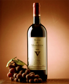 Produzione ed esportazione dei vini Italiani, i vini possono essere classificati sia in funzione del vitigno (varietà di vite utilizzata per la produzione) che in funzione della zona di produzione. I vitigni più famosi e diffusi nel mondo (i cosiddetti "Vitigni internazionali" o "Alloctoni") sono fra i rossi il Cabernet-Sauvignon, il Cabernet franc, il Merlot, il Pinot noir, lo Zinfandel e il Syrah; tra i bianchi il Sauvignon blanc, lo Chardonnay, il Muscat ed il Riesling Le zone di produzione più famose nel mondo sono, oltre alle diverse regioni dell'Italia, la provincia di Bordeaux, la Borgogna, la Champagne e l'Alsazia in Francia, La Rioja in Spagna e la Napa Valley in California